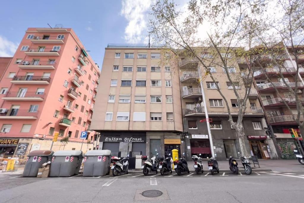 Bebarceloner Sant Andreu Apartments - 3 Bedrooms Esterno foto